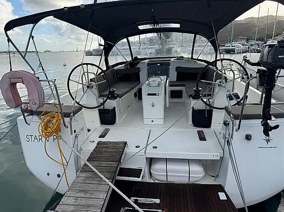 Sun Odyssey 440 in Martinique / Le Marin - Photo 2