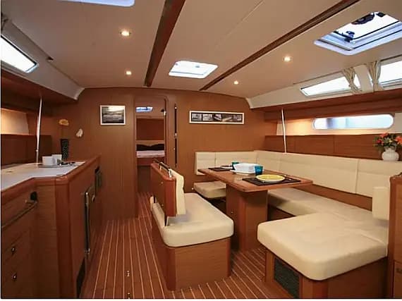 Sun Odyssey 49i in Athens / Alimos Marina - Photo 3