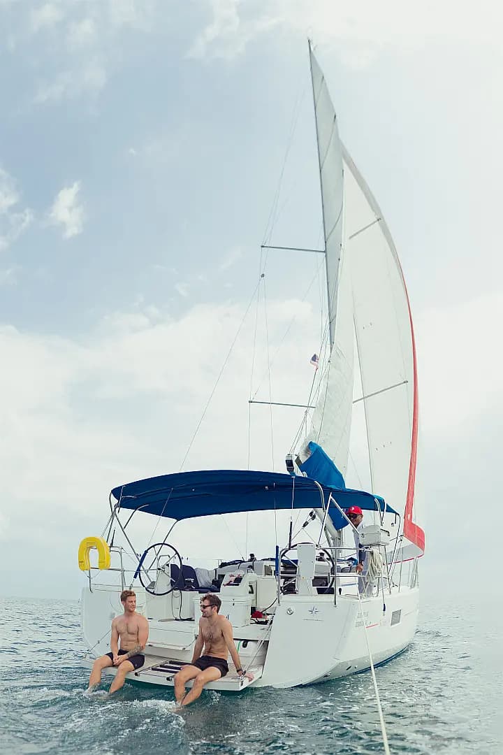 Sun Odyssey 440 in Saint Martin / Marigot / Marina Fort Louis - Photo 3