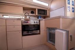 Oceanis 40.1 in Salerno / Marina d'Arechi thumbnail 11