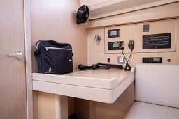 Oceanis 40.1 in Salerno / Marina d'Arechi thumbnail 13