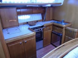 Bavaria 46 Cruiser in Lefkada / Port of Lefkas thumbnail 9