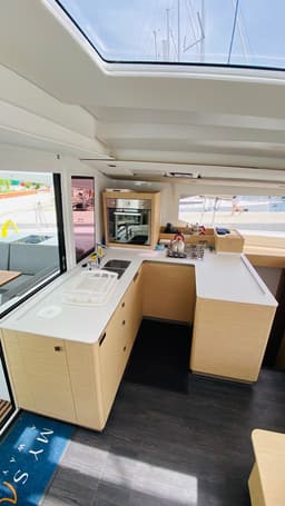 Astréa 42 in Fethiye / Yacht Classic Hotel thumbnail 35