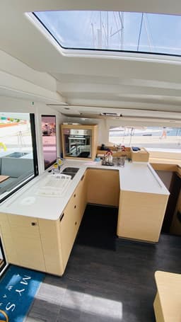 Astréa 42 in Fethiye / Yacht Classic Hotel thumbnail 41