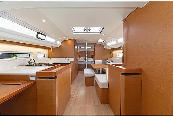 Sun Odyssey 440 in Athens / Alimos Marina - Photo 3