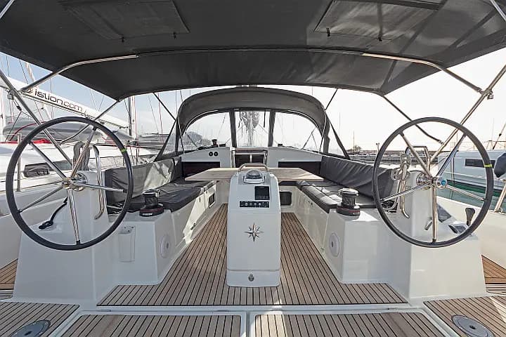 Sun Odyssey 440 in Athens / Alimos Marina - Photo 5