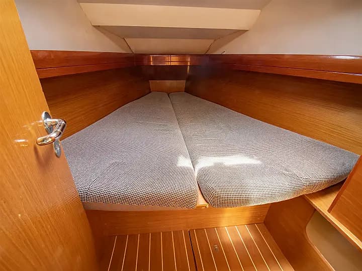 Sun Odyssey 36 in Lefkada / Nikiana Marina - Photo 4