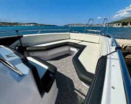 Arrow Abaris 23 in Trogir City Port thumbnail 7
