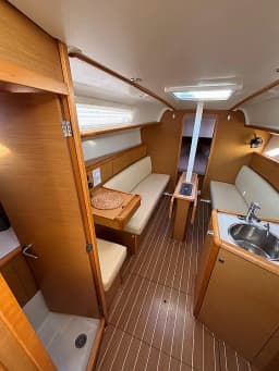 Sun Odyssey 33i in Corfu / Gouvia / D-Marin Marina Gouvia thumbnail 5