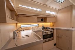 Oceanis 40.1 in Salerno / Marina d'Arechi thumbnail 12
