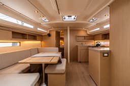Oceanis 40.1 in Salerno / Marina d'Arechi thumbnail 6
