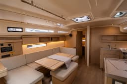 Oceanis 40.1 in Salerno / Marina d'Arechi thumbnail 7
