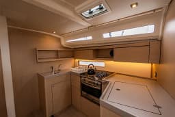 Oceanis 40.1 in Salerno / Marina d'Arechi thumbnail 9