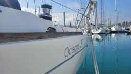 Oceanis 37 in Saint-Quay-Portrieux / Port d'Armor thumbnail 12