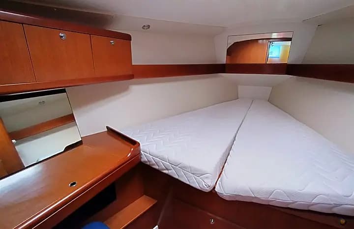 Oceanis 37 in Saint-Quay-Portrieux / Port d'Armor - Photo 4