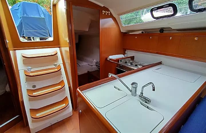 Oceanis 37 in Saint-Quay-Portrieux / Port d'Armor - Photo 5