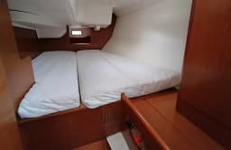 Oceanis 37 in Saint-Quay-Portrieux / Port d'Armor thumbnail 6