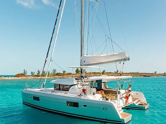 Lagoon 42 in Sicily / Furnari / Marina Portorosa - Photo 1