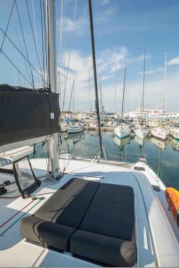 Lagoon 42 in Paros port thumbnail 23