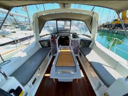 Oceanis 41.1 in Lefkada / Marina Perigiali thumbnail 11