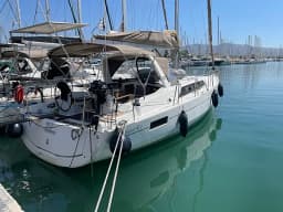 Oceanis 41.1 in Lefkada / Marina Perigiali thumbnail 16