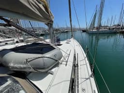 Oceanis 41.1 in Lefkada / Marina Perigiali thumbnail 17