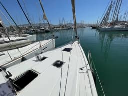 Oceanis 41.1 in Lefkada / Marina Perigiali thumbnail 18