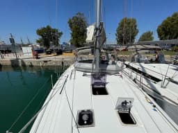 Oceanis 41.1 in Lefkada / Marina Perigiali thumbnail 19