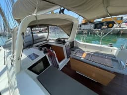 Oceanis 41.1 in Lefkada / Marina Perigiali thumbnail 21