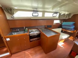 Oceanis 41.1 in Lefkada / Marina Perigiali thumbnail 26