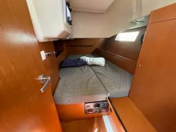 Oceanis 41.1 in Lefkada / Marina Perigiali thumbnail 5
