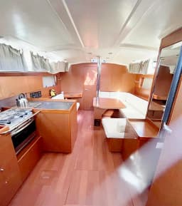 Oceanis 41.1 in Lefkada / Marina Perigiali thumbnail 6