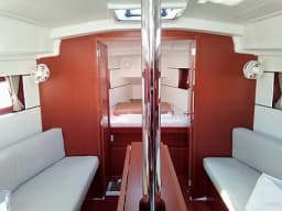 Oceanis 35.1 in San Pietro / Carloforte thumbnail 2