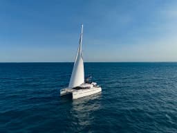 Lagoon 450 Fly in Zanzibar / Azam Marina thumbnail 5