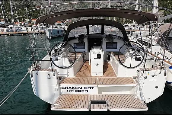 Sun Odyssey 410 in Dubrovnik / ACI Marina Dubrovnik - Photo 1