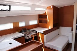 Sun Odyssey 410 in Dubrovnik / ACI Marina Dubrovnik thumbnail 7