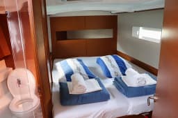 Sun Odyssey 410 in Dubrovnik / ACI Marina Dubrovnik thumbnail 9