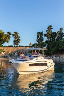Cap Camarat 10.5 WA in Zadar / Marina Zadar thumbnail 8