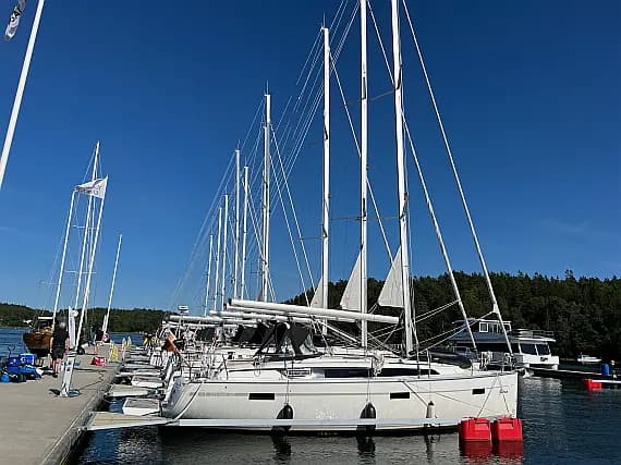 Bavaria 37 Cruiser in Stockholm - Saltsjöbaden / Saltsjö Pir Marina - Photo 1