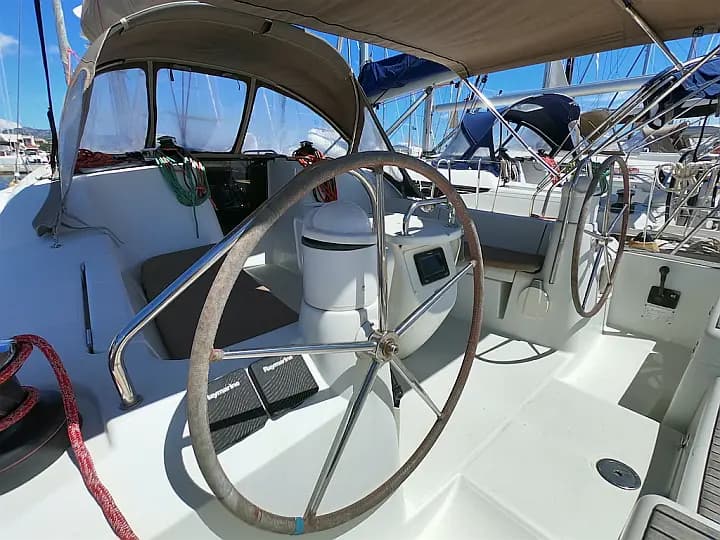 Sun Odyssey 42 in Sardinia / Portisco / Marina di Portisco - Photo 5