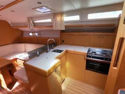 Sun Odyssey 42 in Sardinia / Portisco / Marina di Portisco thumbnail 9