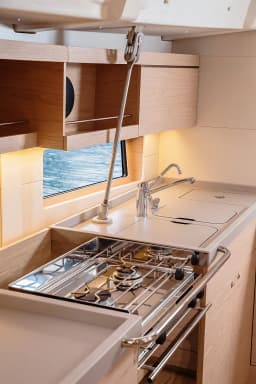 Oceanis 46.1 in Sicily / Furnari / Marina Portorosa thumbnail 10