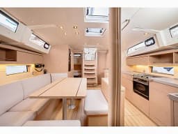 Oceanis 46.1 in Sicily / Furnari / Marina Portorosa thumbnail 2