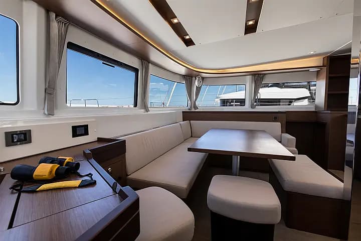 Lagoon 46 in Sicily / Furnari / Marina Portorosa - Photo 4