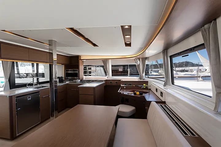 Lagoon 46 in Sicily / Furnari / Marina Portorosa - Photo 5