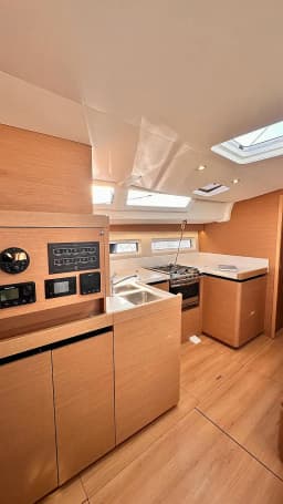 Sun Odyssey 490 in Keramoti - Kavala / Keramoti thumbnail 10