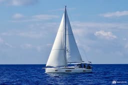 Oceanis 51.1 in Sardinia / Cannigione thumbnail 13