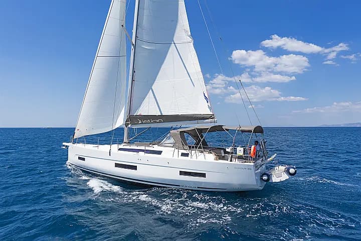 Dufour 530 in Athens / Alimos Marina - Photo 4