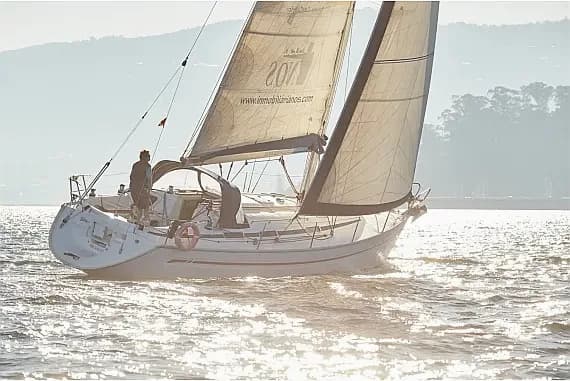 Bavaria 38 in Vigo / Real Club Nautico de Vigo - Photo 1