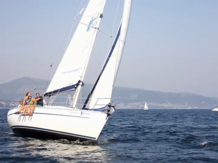 Bavaria 38 in Vigo / Real Club Nautico de Vigo - Photo 5